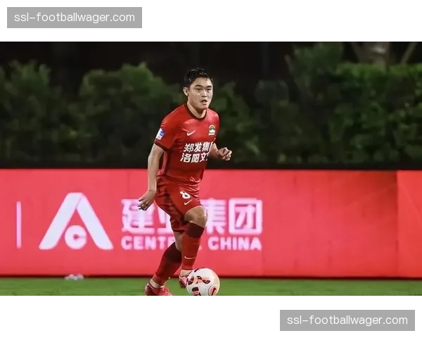 战术观察趋势:传统边锋日渐式微,“边前腰”成为肋部渗透的主要发起者 战术观察趋势:传统边锋日渐式微,“边前腰”成为肋部渗透的主要发起者