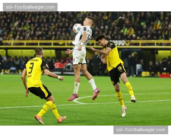 多特蒙德vs门兴半场战术观察:施洛特贝克的灵活盯人职责转换